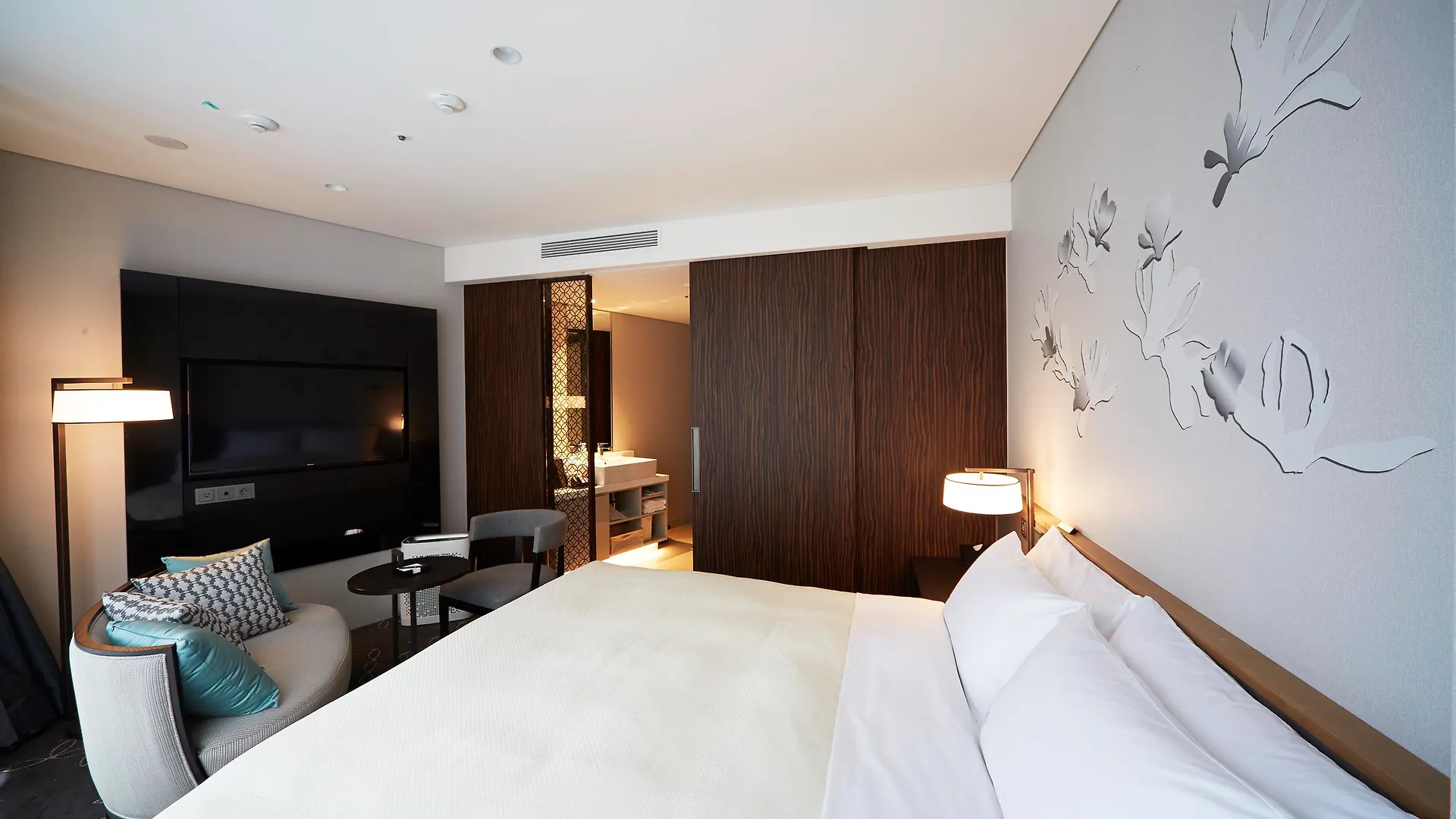 Hotel Gracery Seoul 4*,  South Korea